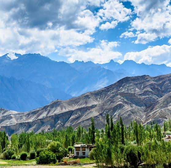 Kashmir and Leh Ladakh Himalayan Explorer Tour